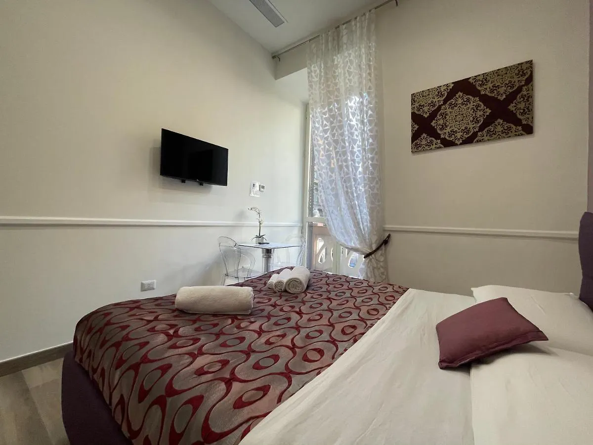ベッド・アンド・ブレックファスト Sun Art Naples Rooms イタリア