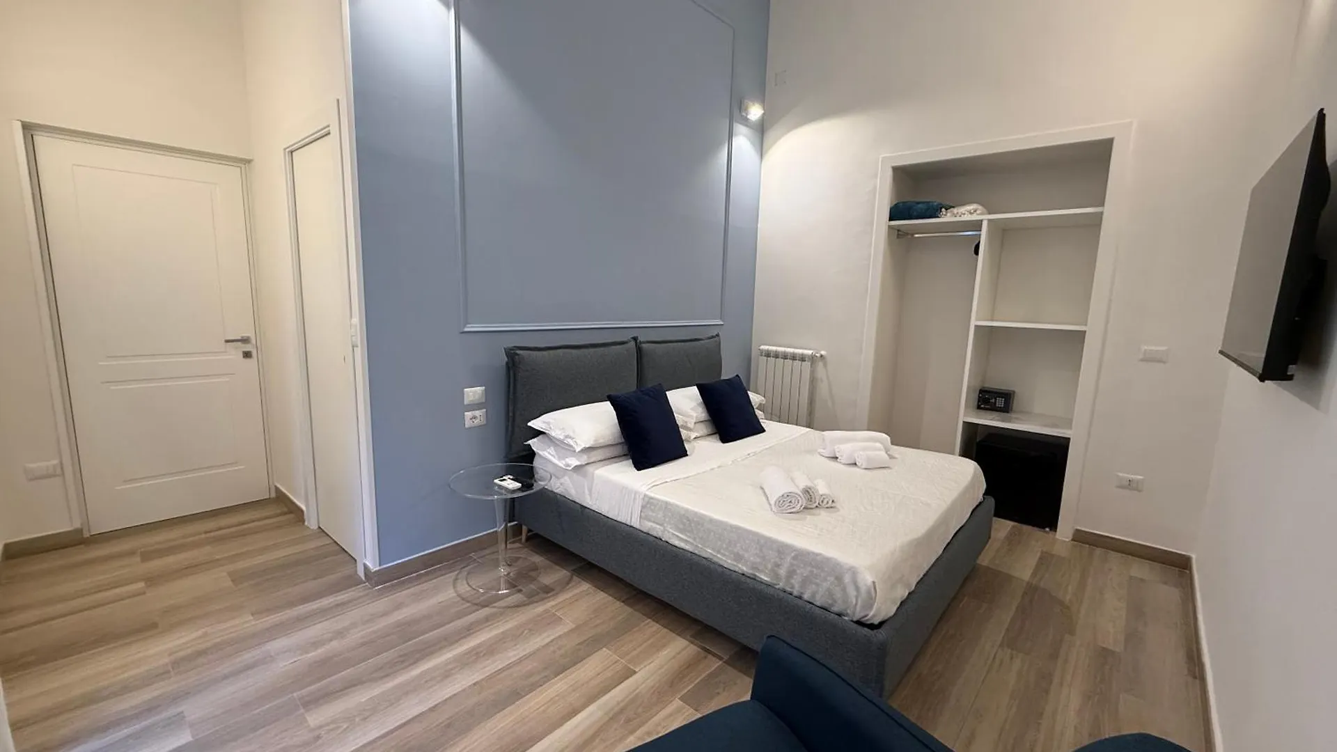 Sun Art Naples Rooms